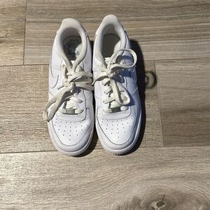White Nike Air Force 1